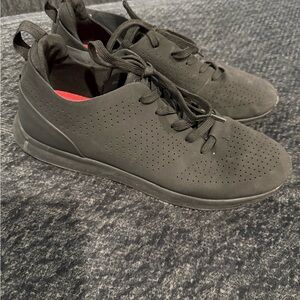 Steve Madden slip resistant size 9 1/2 work shoes